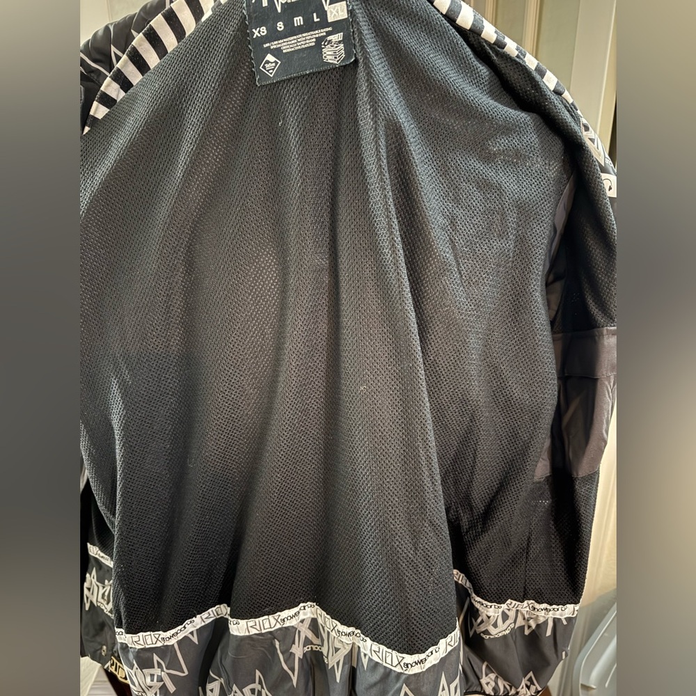 Ride Men's Black Performance Jacket - Picture 8 of 8